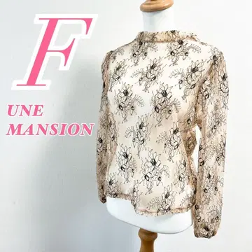 UNE MANSION 베이지 플라워 시어 탑 하이넥 꽃무늬