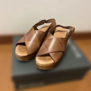 Bianca 통굽 샌들