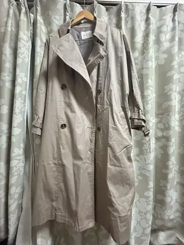 베이지 트렌치코트 더블 브레스트