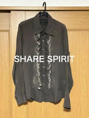 SHARE SPIRIT / 프릴이 달린 셔츠