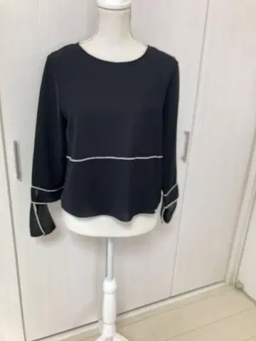 자라 블랙 긴팔 블라우스 플레어 슬리브