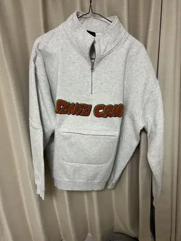 SANTA CRUZ 그레이 하프 지퍼 가격 협상 가능.