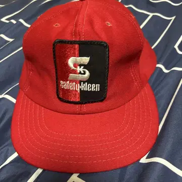 빨간색 safetykleen 로고 캡