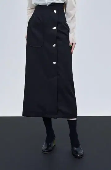 UNITED TOKYO 아르테스틱 타이트 스커트