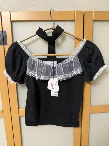 앙크루즈 오프숄더 블랙 상의 초커 포함