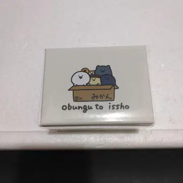 문구와 함께 뱅글 워치