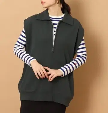 아메리카나 하프 지퍼 슬리브리스 탑