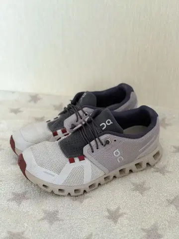 On Cloud 러닝화 그레이 24cm