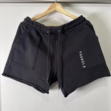 YOUNGLA 블랙 숏 팬츠 M