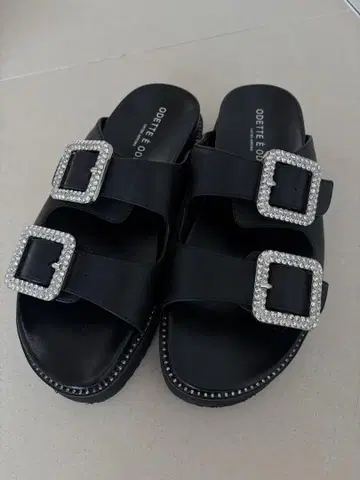 오데뜨 앤 오딜 비쥬 장식 샌들 35