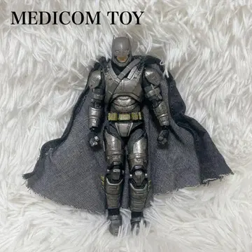 MAFEX 아머드 배트맨 ARMORED BATMAN