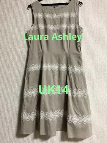 Laura Ashley 슬리브리스 무릎 기장 원피스