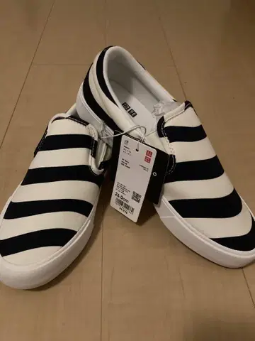 유니클로 마리메코 슬립온 네이비 화이트 26.0cm