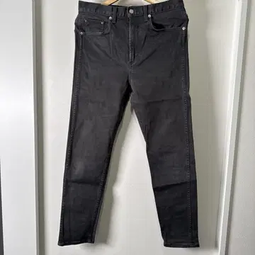슬림핏 블랙 데님 5포켓