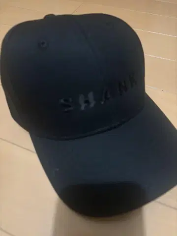 SHANK BLACK LOGO CAP