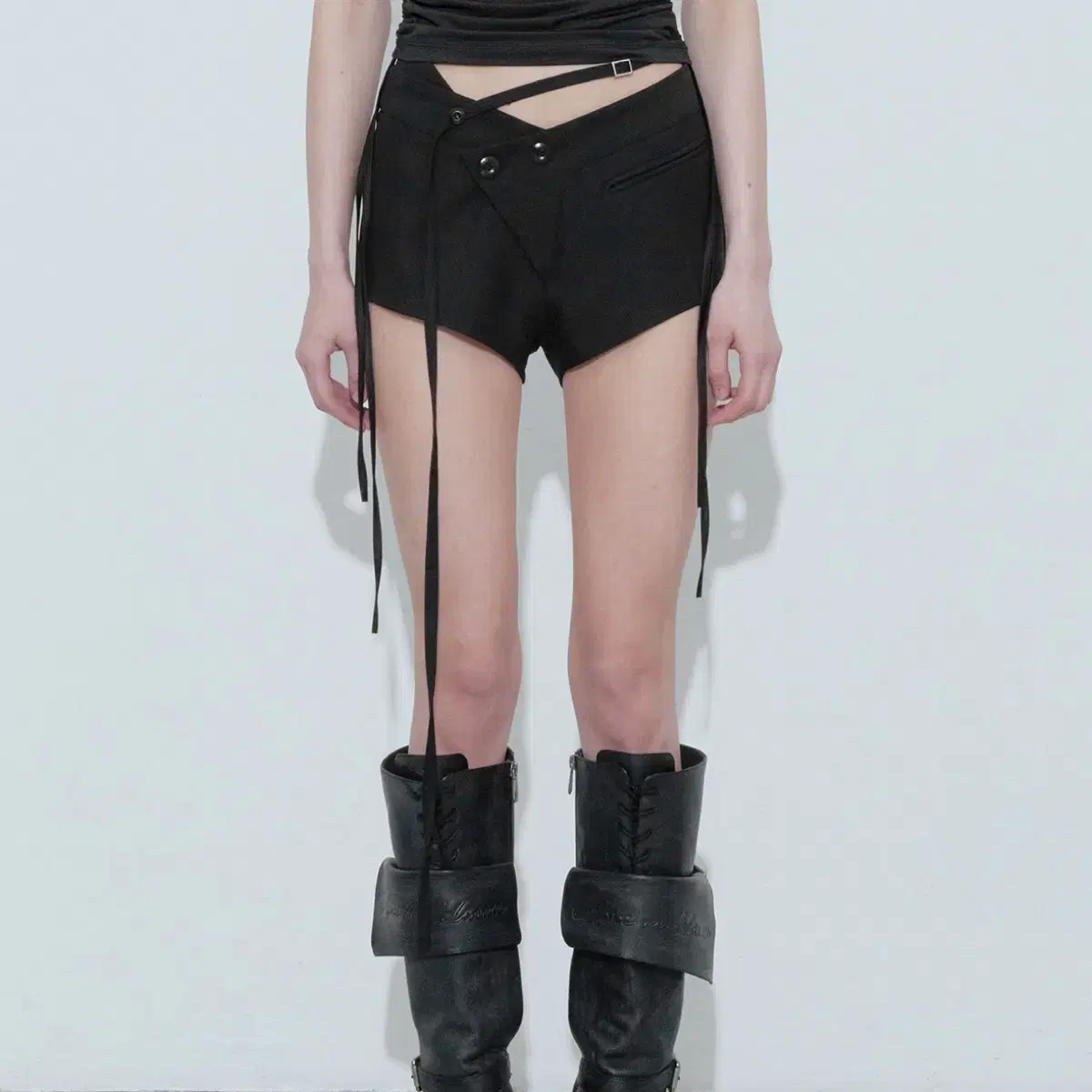 25SS【BOHEMSEO】BELTED OBLIQUE SHORTS BOHEMIAN SEOUL | 보헤미안서울 Bohemian Seoul belted oblique