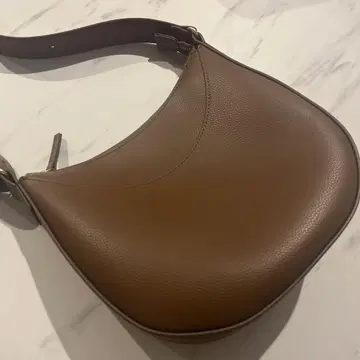 유니클로 브라운 핸드백 지퍼식