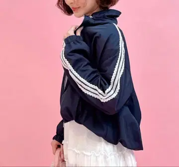 가격 인하했습니다! Sporty Lace Jumper