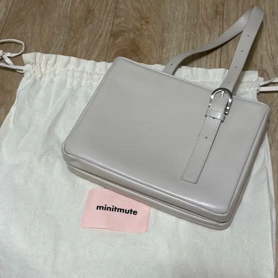 minitmute Brett Bag Mu Ivory (Original Version) | Bunjang Global