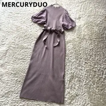 MERCURYDUO 오픈 숄더 이소재 슬리브 니트 원피스
