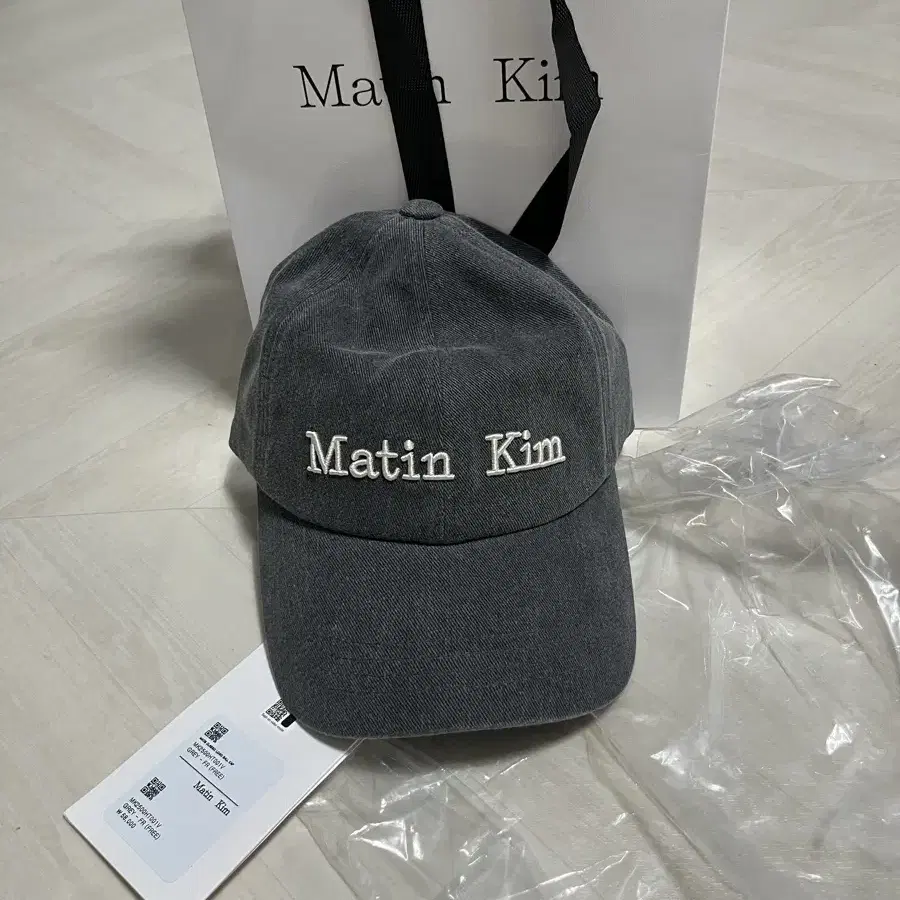 帽子 Matin Kim MACARON LOGO BALL CAP charcoal MACARON LOGO BALL CAP IN CHARCOAL - MATINKIM