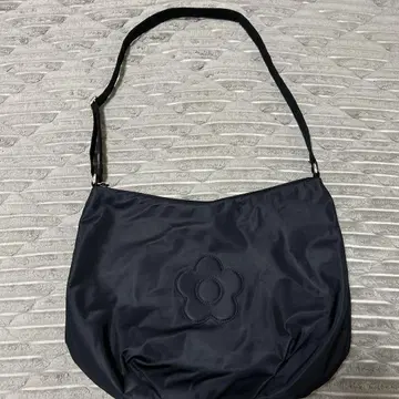 MARY QUANT 블랙 플라워 자수 숄더백