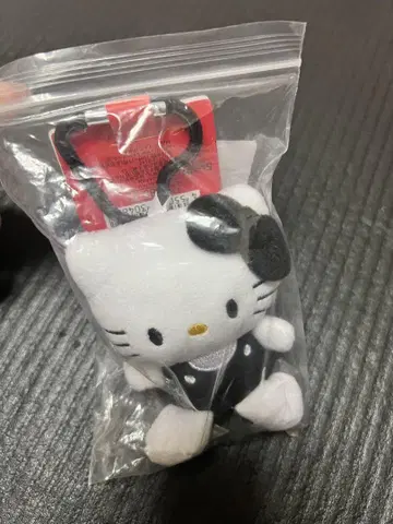 산리오 헬로키티 키링 블랙
