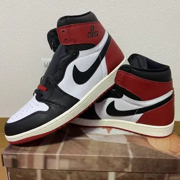 에어 조던 1 레트로 HIGH OG "Black Toe" 28.