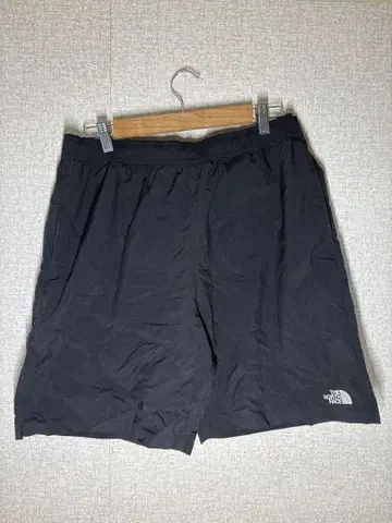 The North Face 버사타일 미드 블랙 숏 팬츠