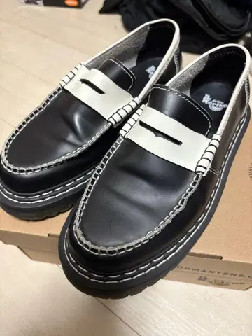 dr martens 로퍼 uk7 화이트 스티치