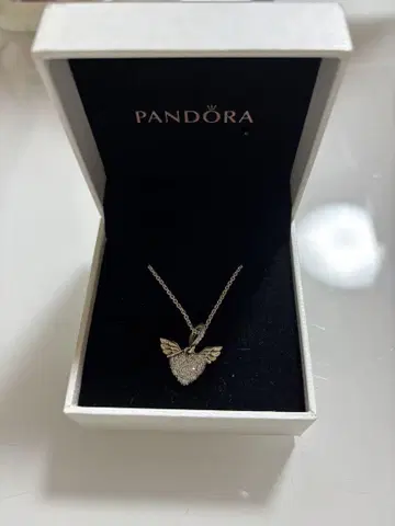 Pandora 하트 모양 날개 목걸이