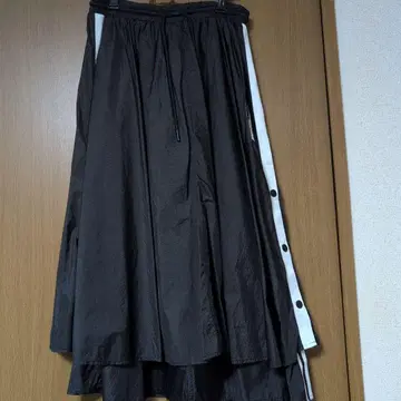 아디다스 플레어 스커트 블랙 사이드 라인