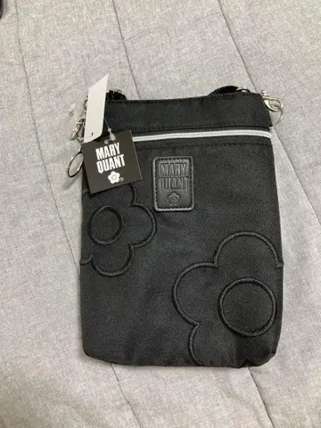 MARY QUANT 블랙 숄더 파우치