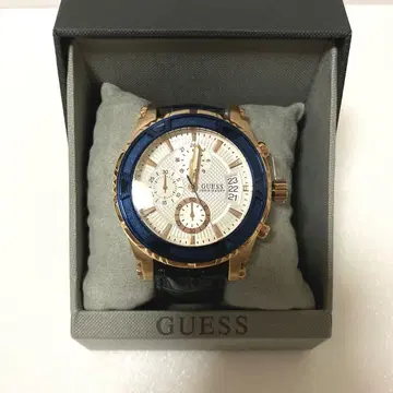 GUESS 크로노그래프 미사용품