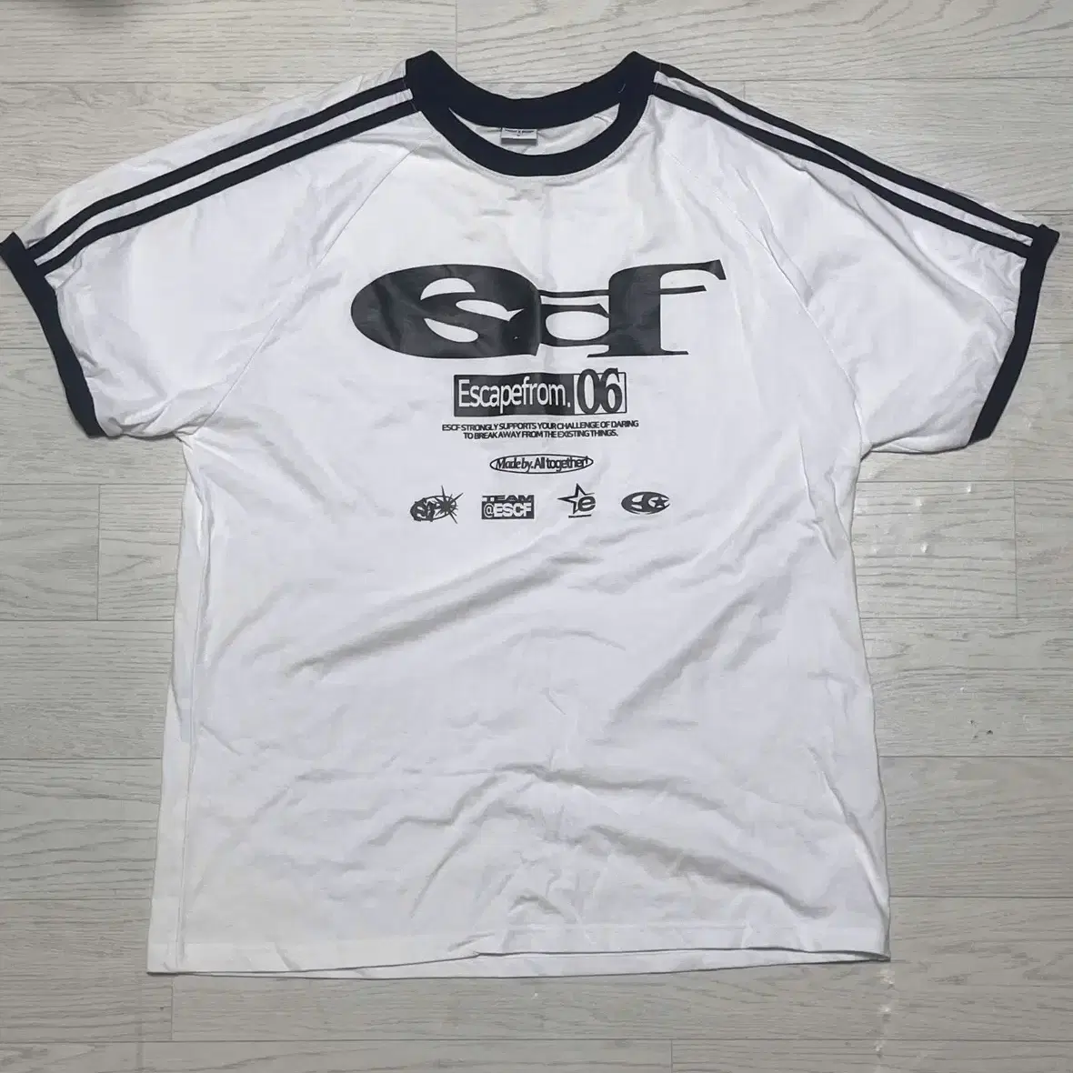 Tシャツ・カットソー ESCAPEFROM ESCF LOGO COLLAGE PRINT TRACK T-shirt Escapefrom ESCF Logo Collage Print Navy Track Short Sleeve T