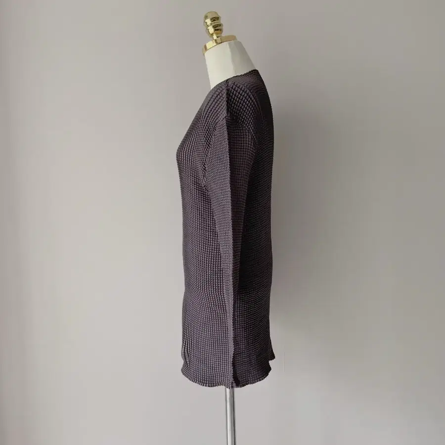 Product Details - 4