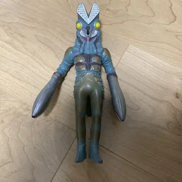 발탄 성인 피규어 약 30cm 반다이 레어