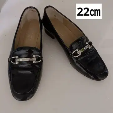 Odette e Odile 비트 장식 에나멜 로퍼 22cm