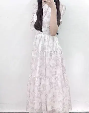 2025년 3월 신상 evelyn 라메 프릴 꽃무늬 OP 에블린 원피스