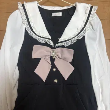 LIZLISA 리즈리사 세일러 카라 셋업 블랙