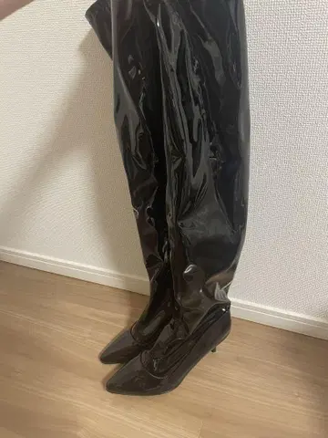 블랙 에나멜 니하이 부츠 하이 힐
