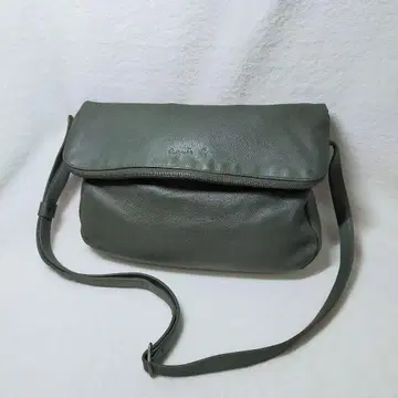 agnes b. 에네스베 가죽 사선 숄더백 그린