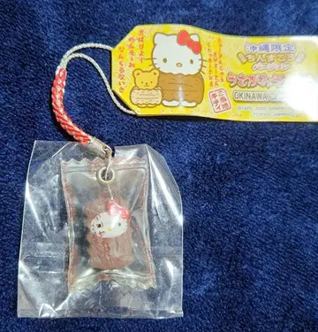 오키나와 한정판 헬로키티 스트랩 흑설탕 친스코