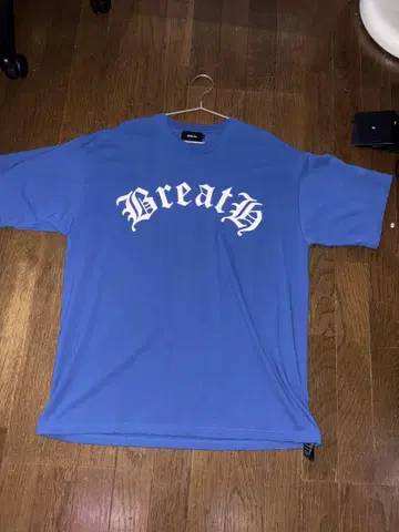 BREATH 블루 티셔츠