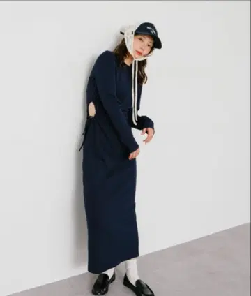 새상품급 HANNE 안 사이드 홀 원피스 네이비