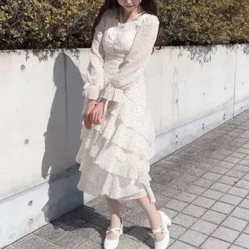 새상품급 evelyn 에블린 도트 티어드 원피스 화이트