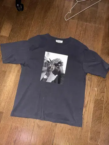 2PAC 그래픽 티셔츠 M 사이즈 다크 그레이