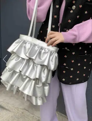 카세리니 프릴 토트백 실버