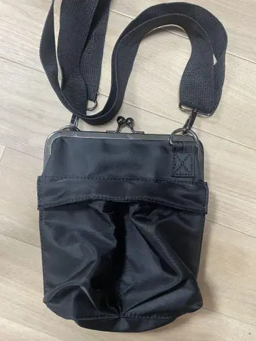 Ground Y Clasp Shoulder Bag 가마구치 숄더백