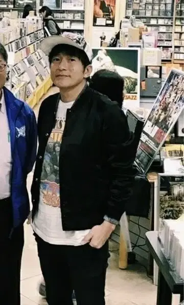 사쿠라이 사복 티셔츠 레어